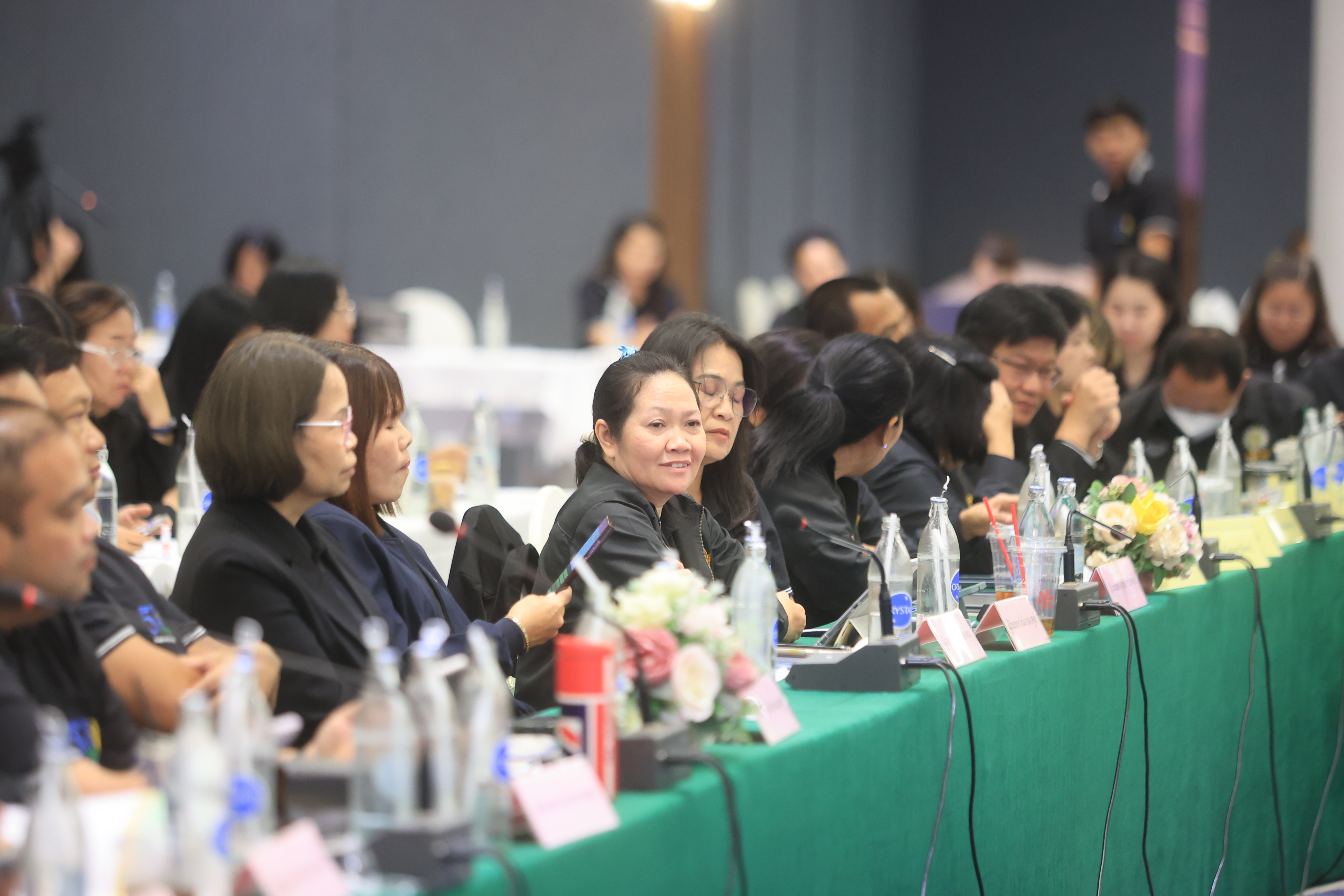 title - เลขาฯ ส.ป.ก. ประชุมเข้ม! 